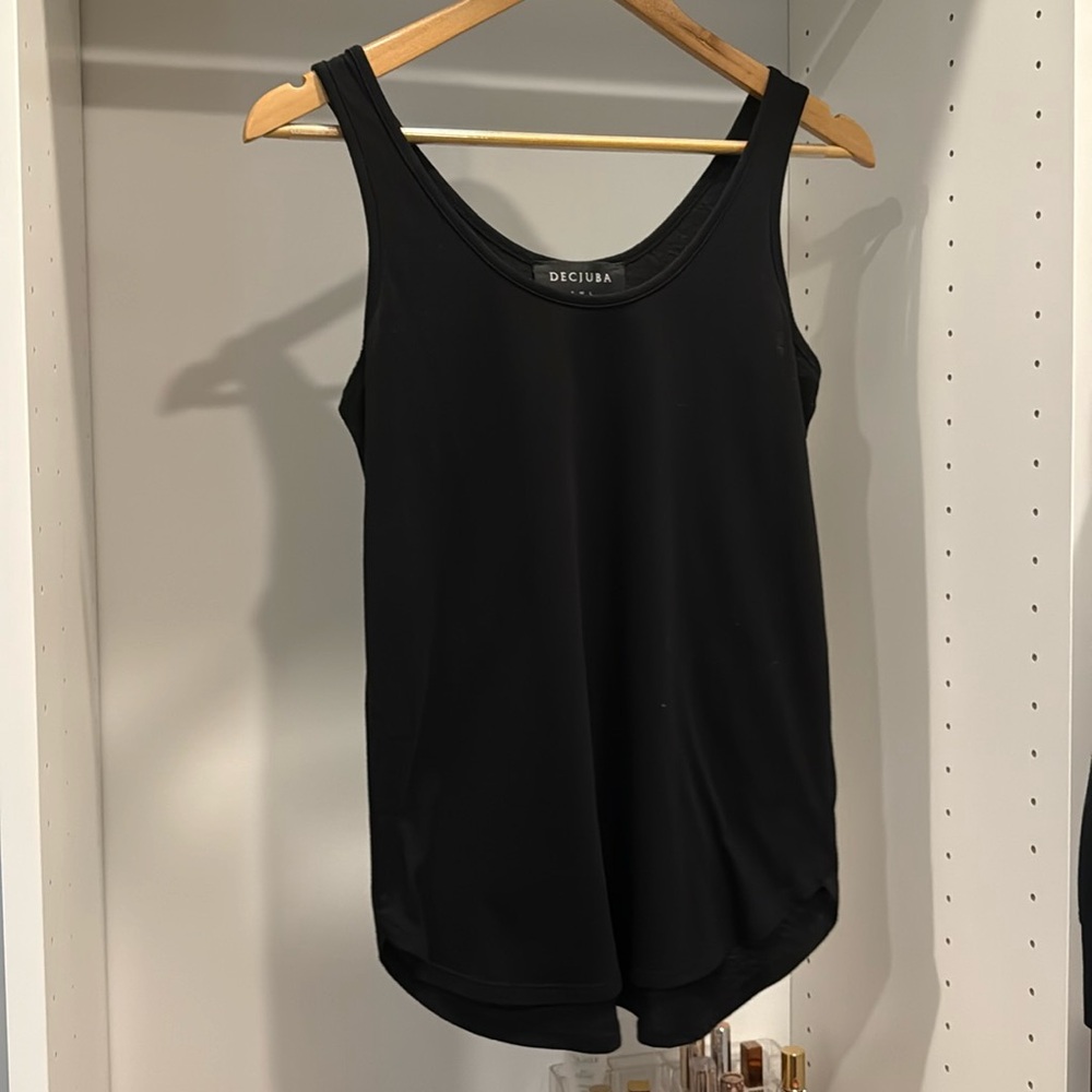 Decjuba scoop bottom tank
